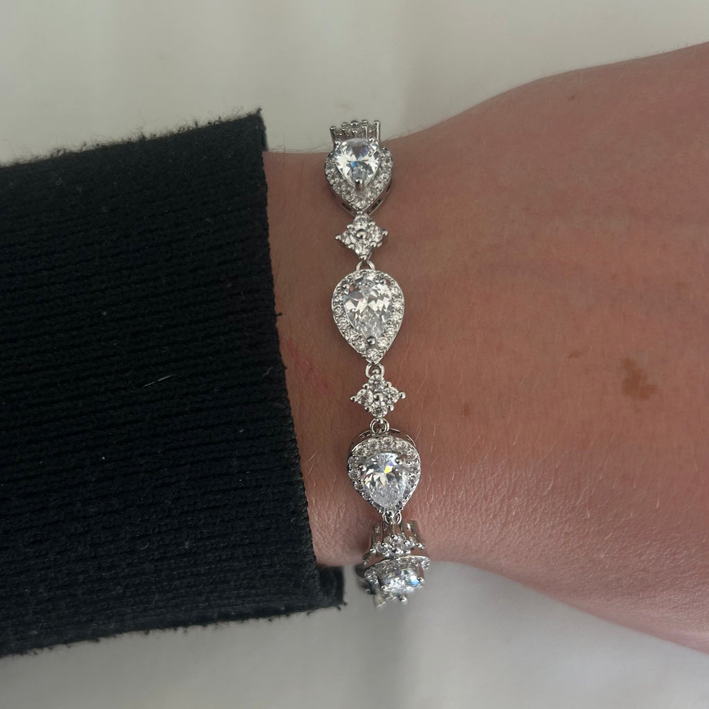 CRYSTAL TEARS BRACELET
