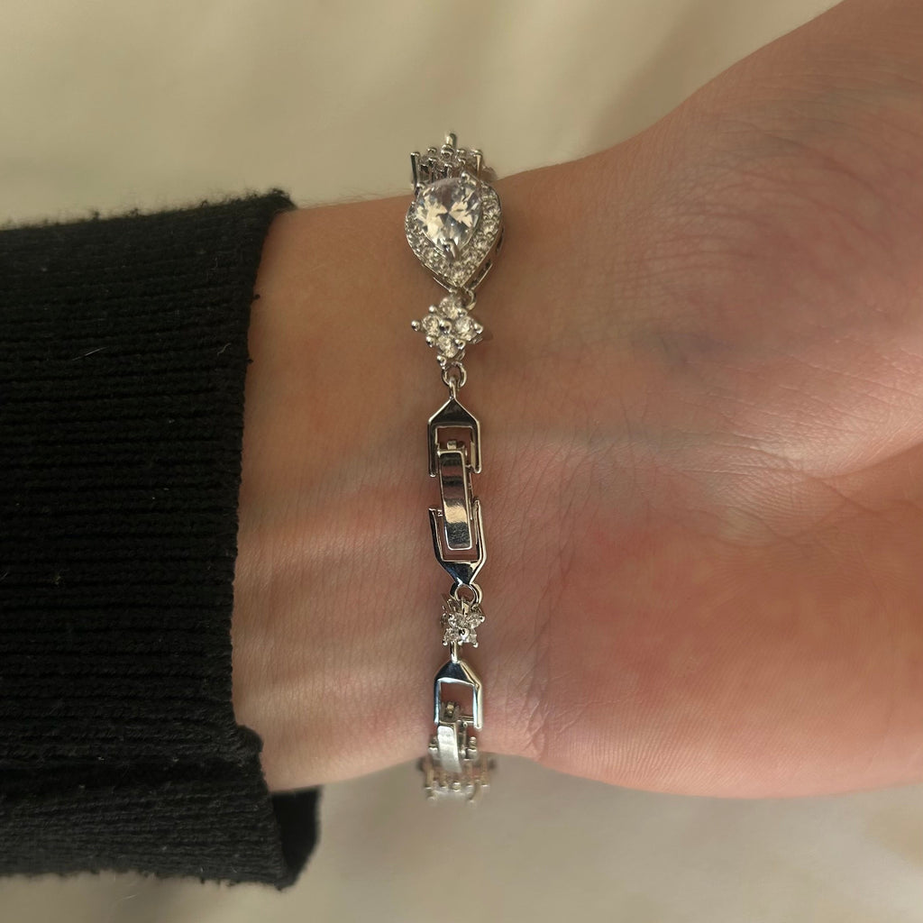 CRYSTAL TEARS BRACELET